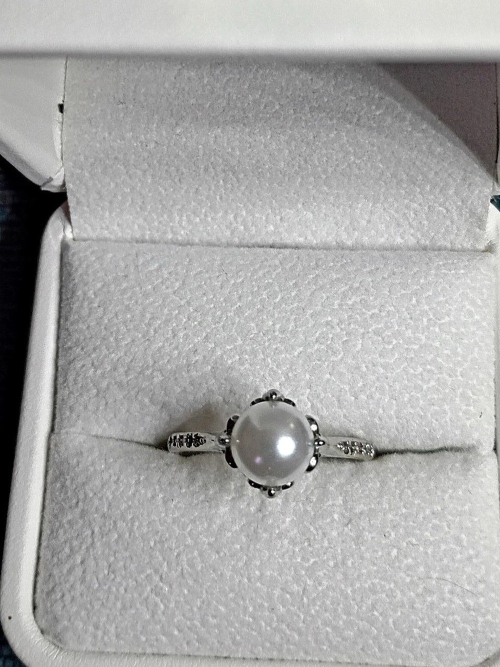 Simulated Pearl Ring in White & Silver